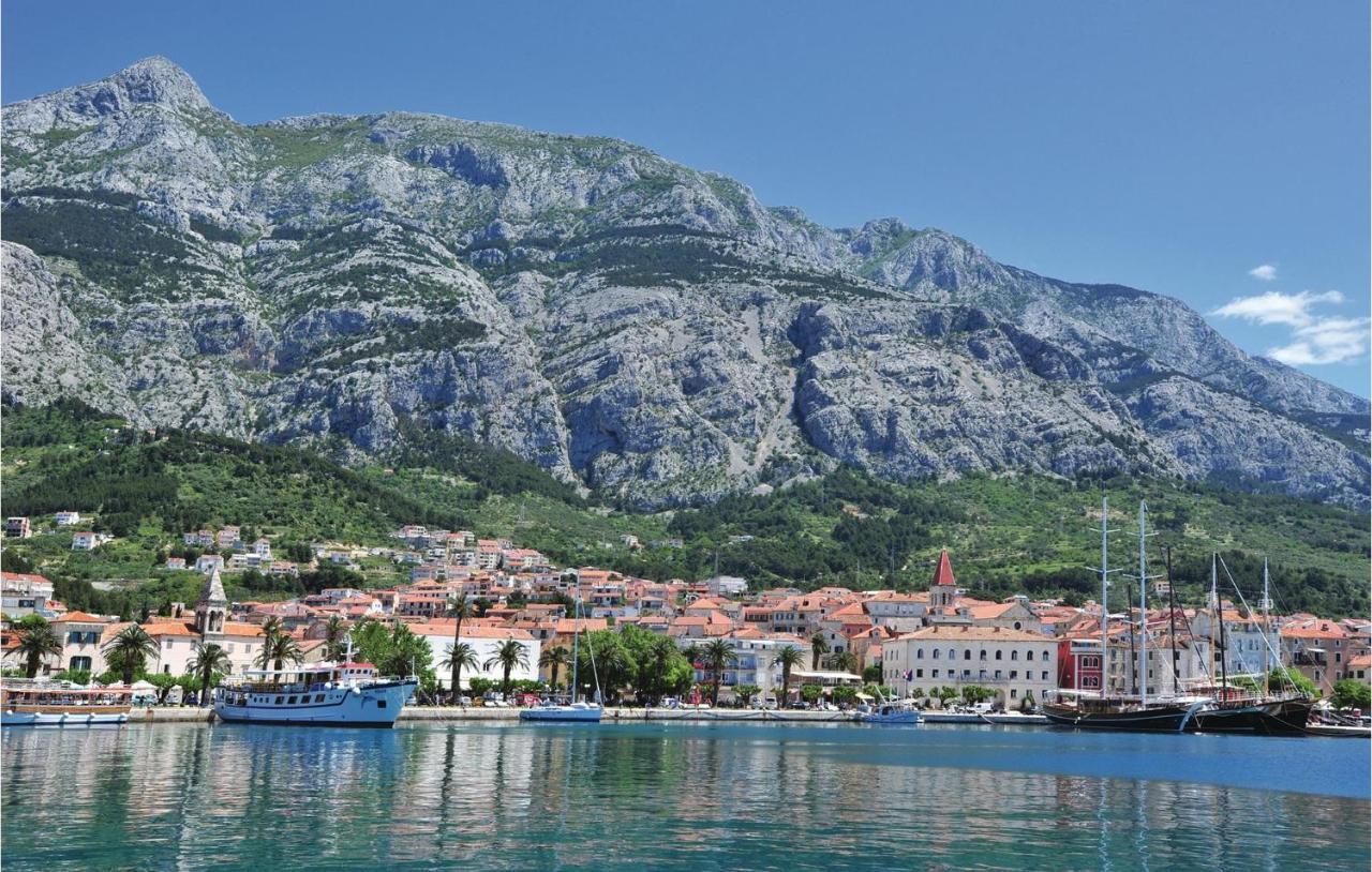 Cozy Apartment In Makarska With Kitchen Esterno foto